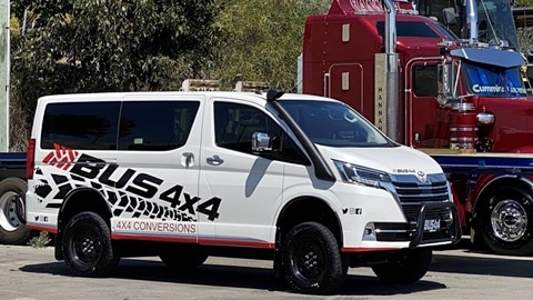Bus 4x4 Conversion of Granvia 5