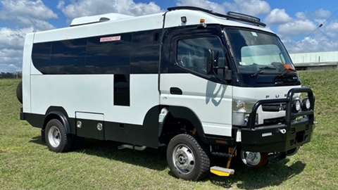 Hi rail 4x4 minibus icon
